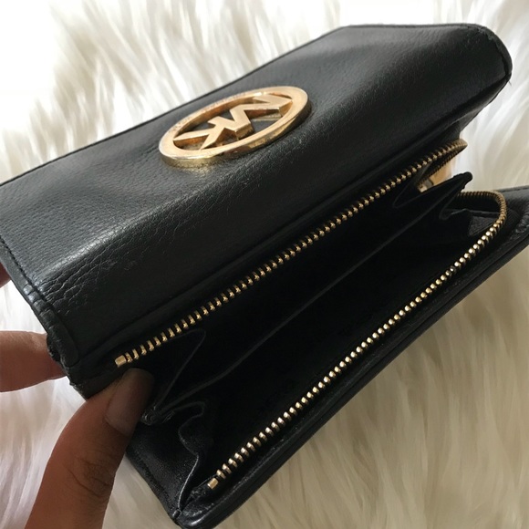 Michael Kors Wallet - Picture 5 of 5